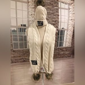 161 Matching NY Giants women’s Hat and Scarf set.